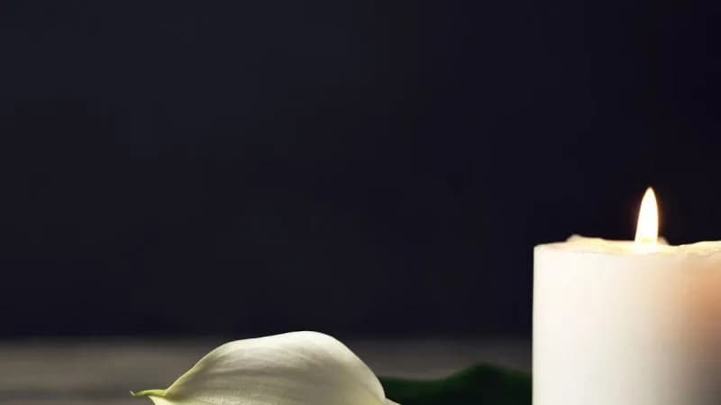 Sennik: co oznacza śmierć osoby która żyje w twoim śnie?