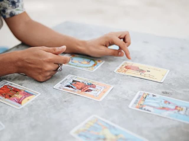 Jak wróżyć z kart tarota i uniknąć najczęstszych błędów